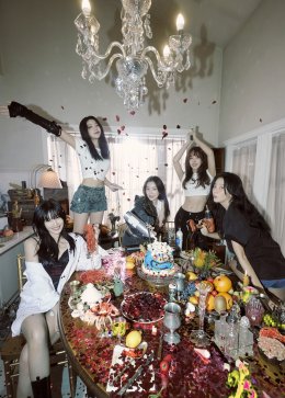 Red Velvet ถ่ายทอดพลังอันน่าตื่นเต้นและเสน่ห์สุดฮิป ในเพลงไตเติล ‘Birthday’ จากมินิอัลบั้มใหม่ ยอดสั่งซื้ออัลบั้มล่วงหน้าทะลุ 7.1 แสนชุด สร้างสถิติที่สูงที่สุดของวง